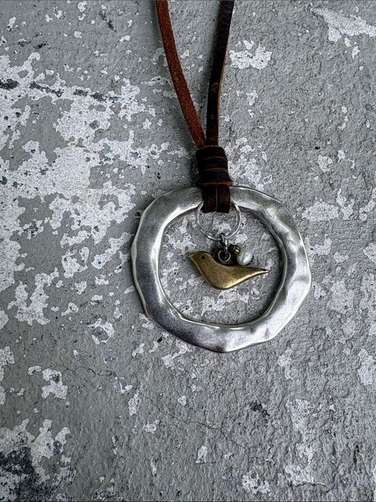 Le Grande Jewelry - Le Grande Pewter pendant with bird and pearl